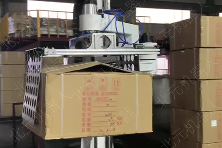 箱子码垛,自动箱装码垛,码垛机械手,立柱码垛机