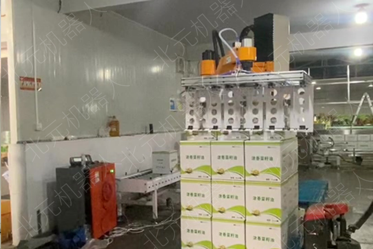 箱子码垛,自动箱装码垛,码垛机械手,立柱码垛机