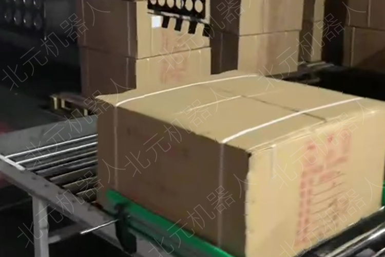 箱子码垛,自动箱装码垛,码垛机械手,立柱码垛机
