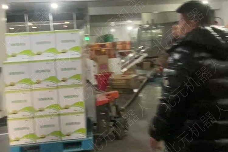 箱子码垛,自动箱装码垛,码垛机械手,立柱码垛机