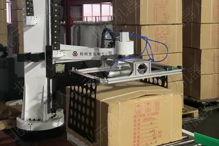 箱子码垛,自动箱装码垛,码垛机械手,立柱码垛机