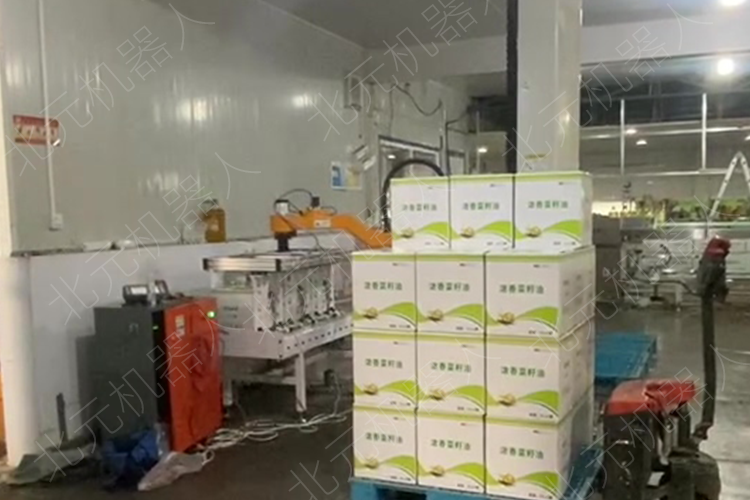 箱子码垛,自动箱装码垛,码垛机械手,立柱码垛机
