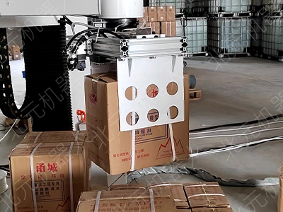 箱装物料堆垛 立柱堆垛机器人